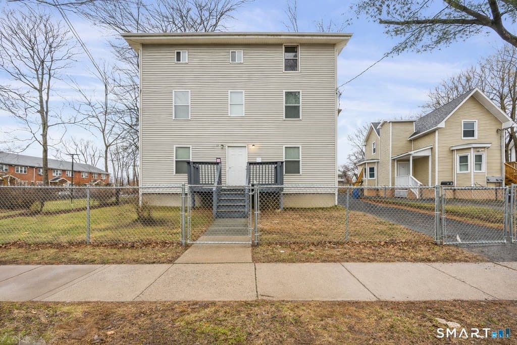 5 bedroom multi-family for sale at 33 Martin St Hartford - $350,000