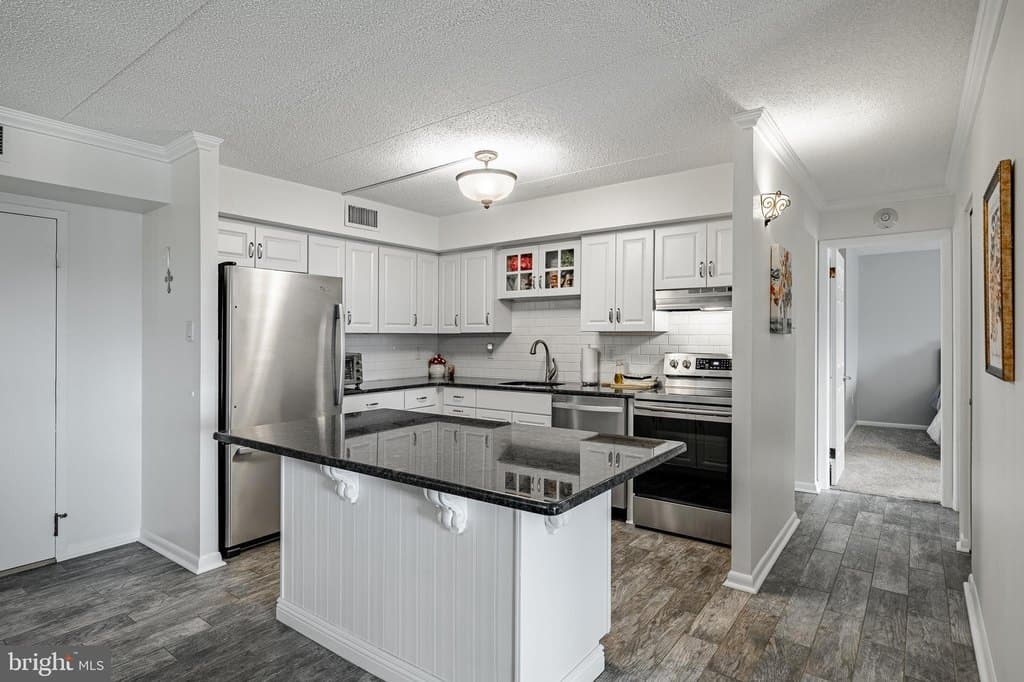 2 bedroom condo for sale at 10713 Valley Forge Cir Unit 713 King of Prussia 19406 - $369,000