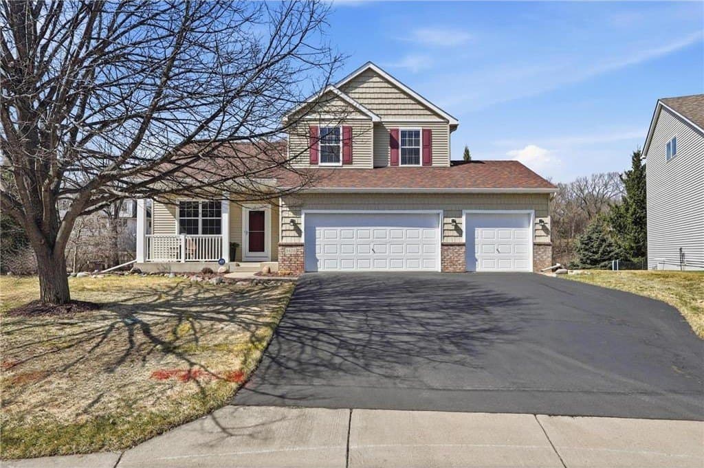 4 bedroom house for sale at 3420 North View Bay Woodbury 55125 - $525,000