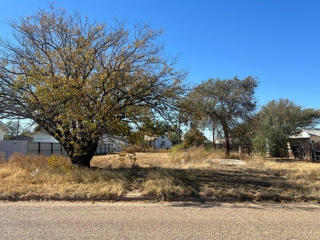 land for sale at 229 N Durham Ave Crosbyton - $9,000