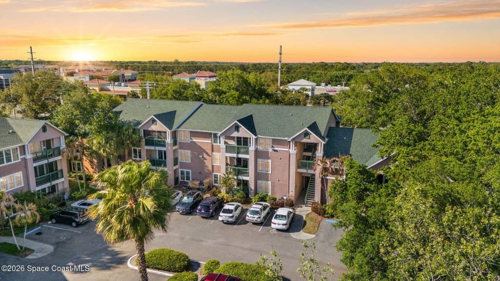 3 bedroom condo for sale at 7667 N Wickham Rd Apt 302 Melbourne 32940 - $235,000