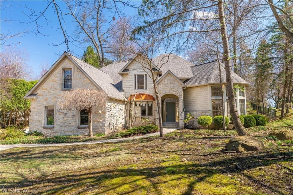 4 bedroom house for sale at 5412 Downingsgate Cir NW Canton 44718 - $625,000