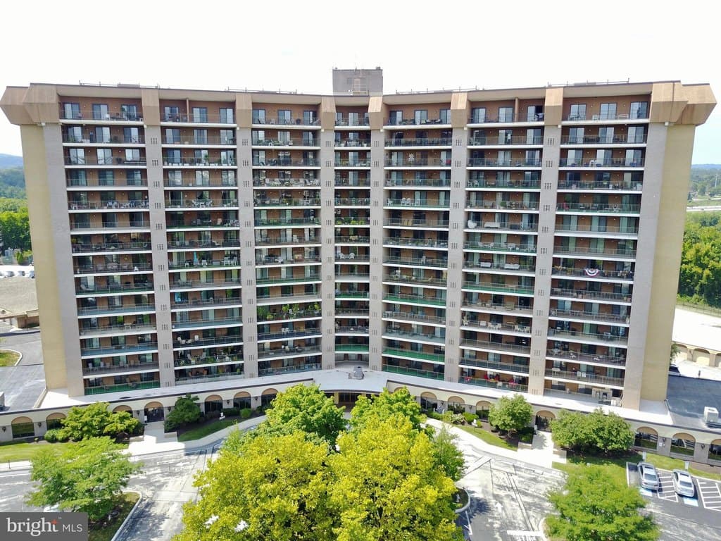 3 bedroom condo for sale at 10511 Valley Forge Cir Unit 511 King of Prussia 19406 - $349,900