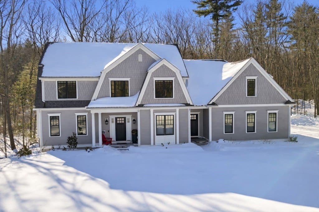4 bedroom house for sale at 82 Chestnut Ln Carlisle - $1,950,000