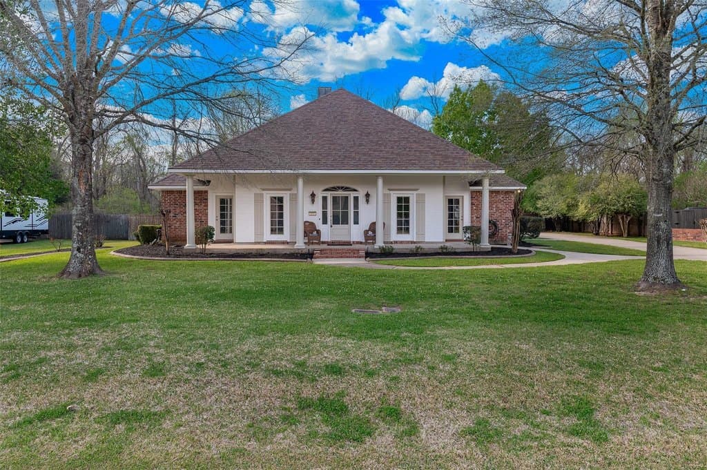 4 bedroom house for sale at 516 Secret Cv Bossier City - $399,900