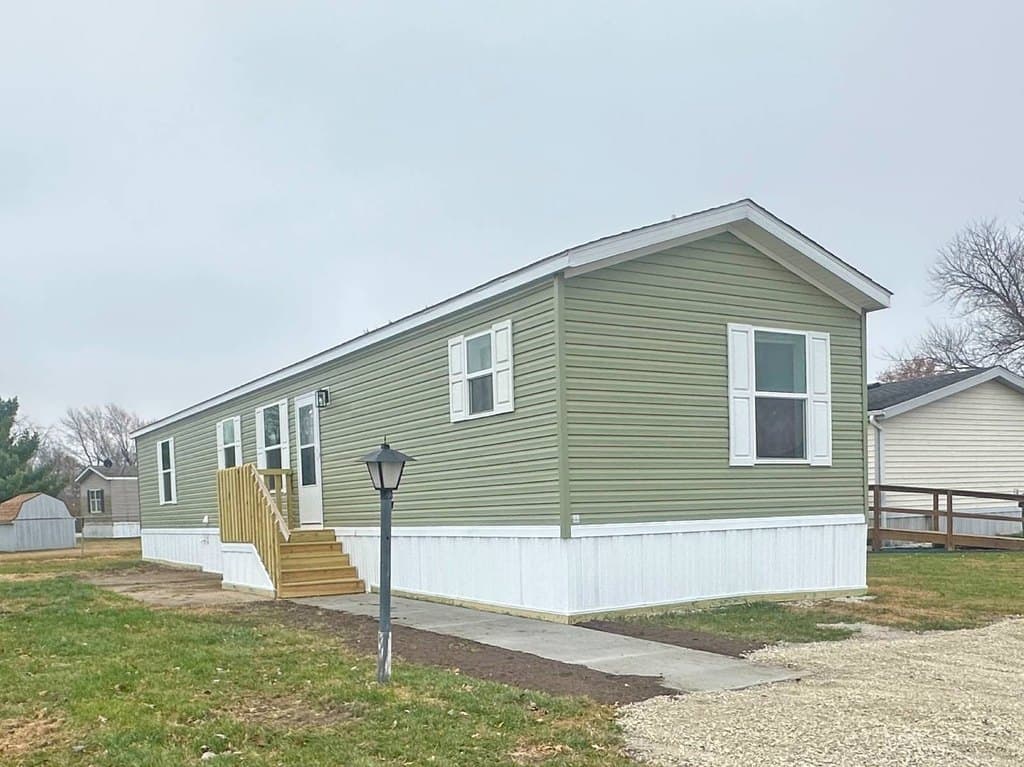 3 bedroom mobile home for sale at 14876 Washington Rd Trlr 123 Beaverdale - $81,000