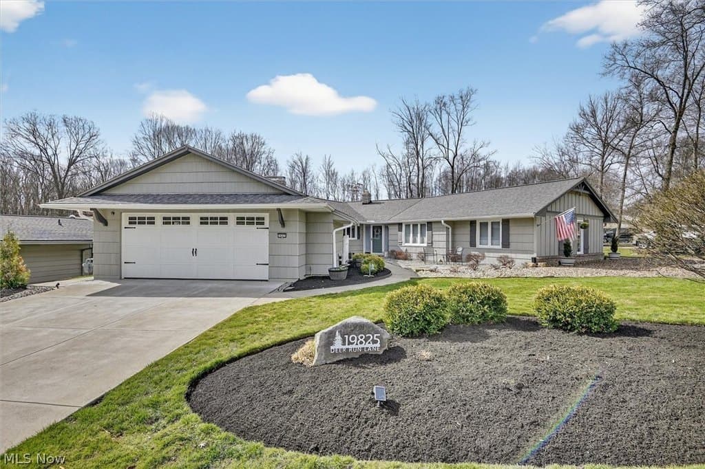 3 bedroom house for sale at 19825 Deer Run Ln Strongsville 44149 - $425,000