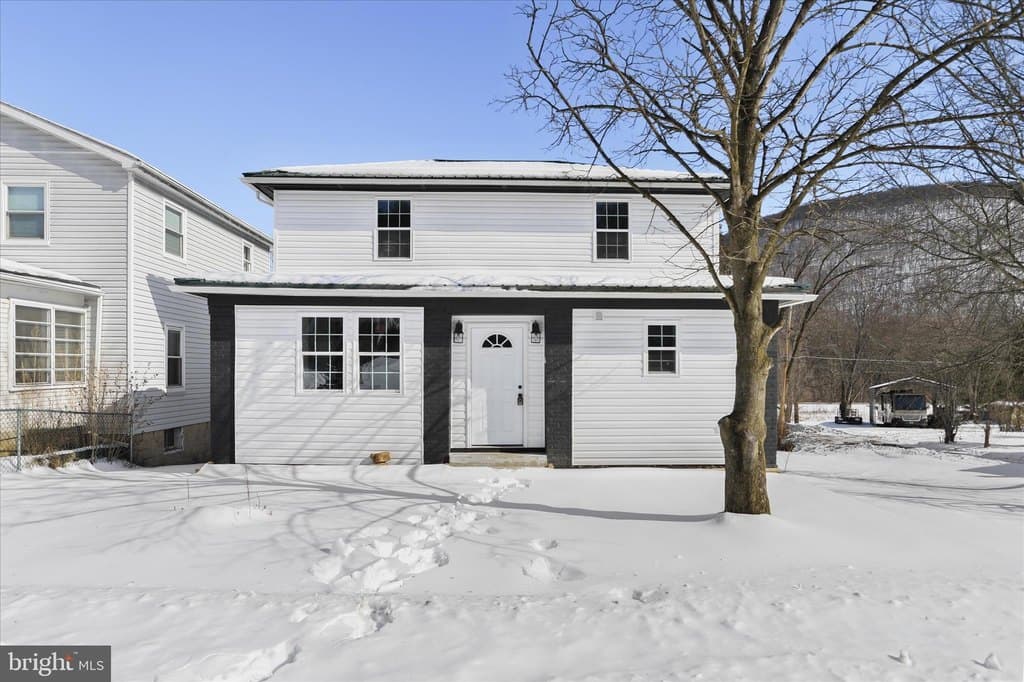 3 bedroom house for sale at 12702 Bowling St Bowling Green - $220,000