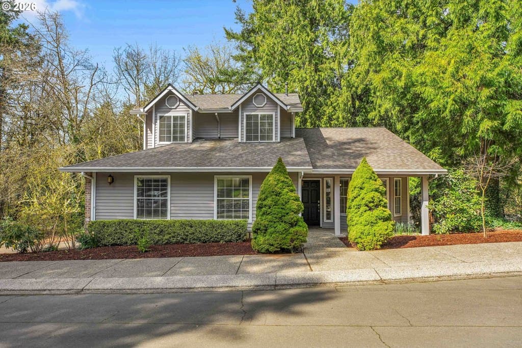 3 bedroom house for sale at 14300 Sherbrook Pl Lake Oswego 97035 - $670,000