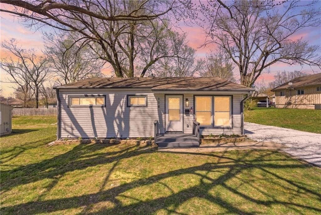 3 bedroom house for sale at 116 Hollywood Blvd Belton 64012 - $195,000
