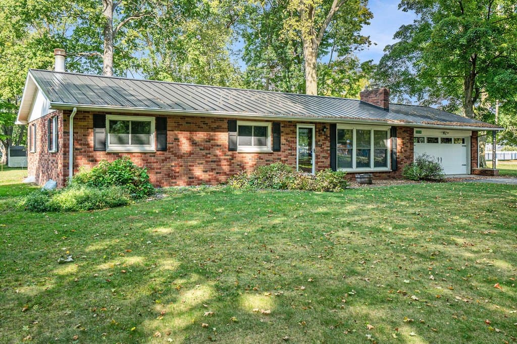 3 bedroom house for sale at 340 W Railroad St Centreville - $397,900