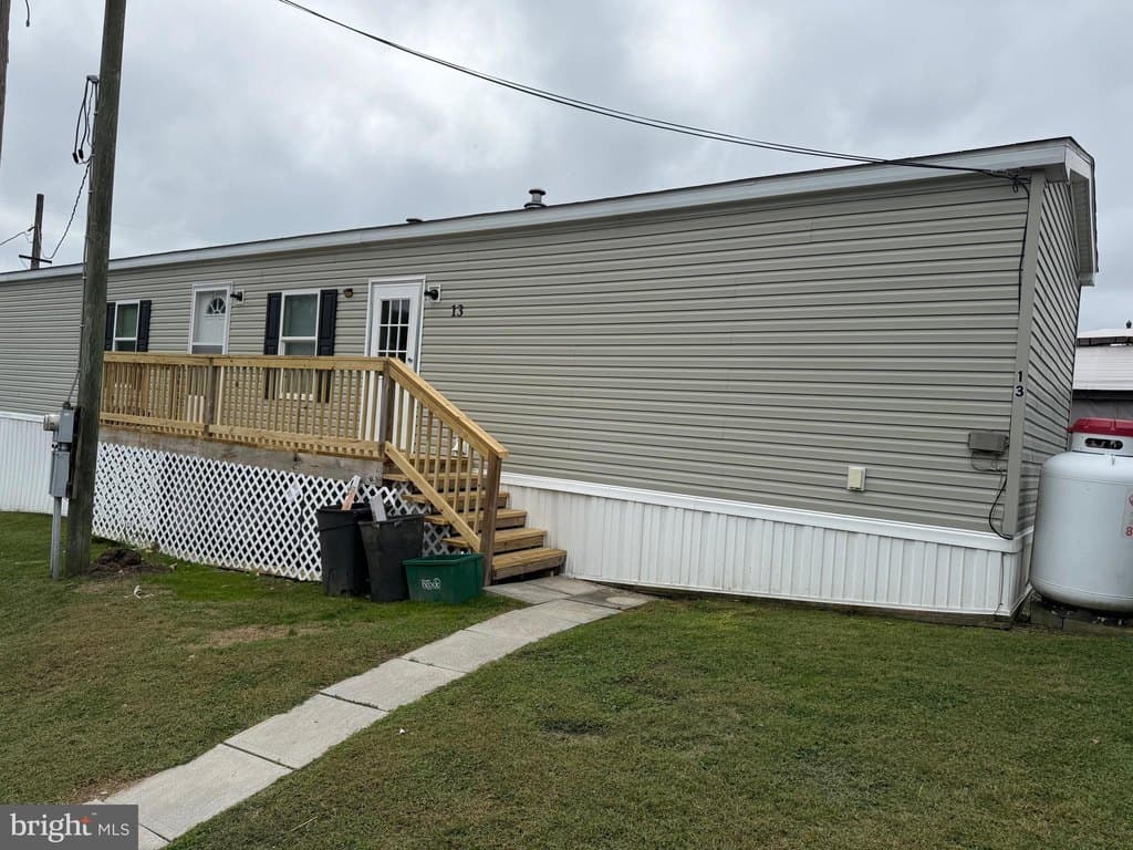 2 bedroom mobile home for sale at 13 Hilltop Ave Akron - $63,500