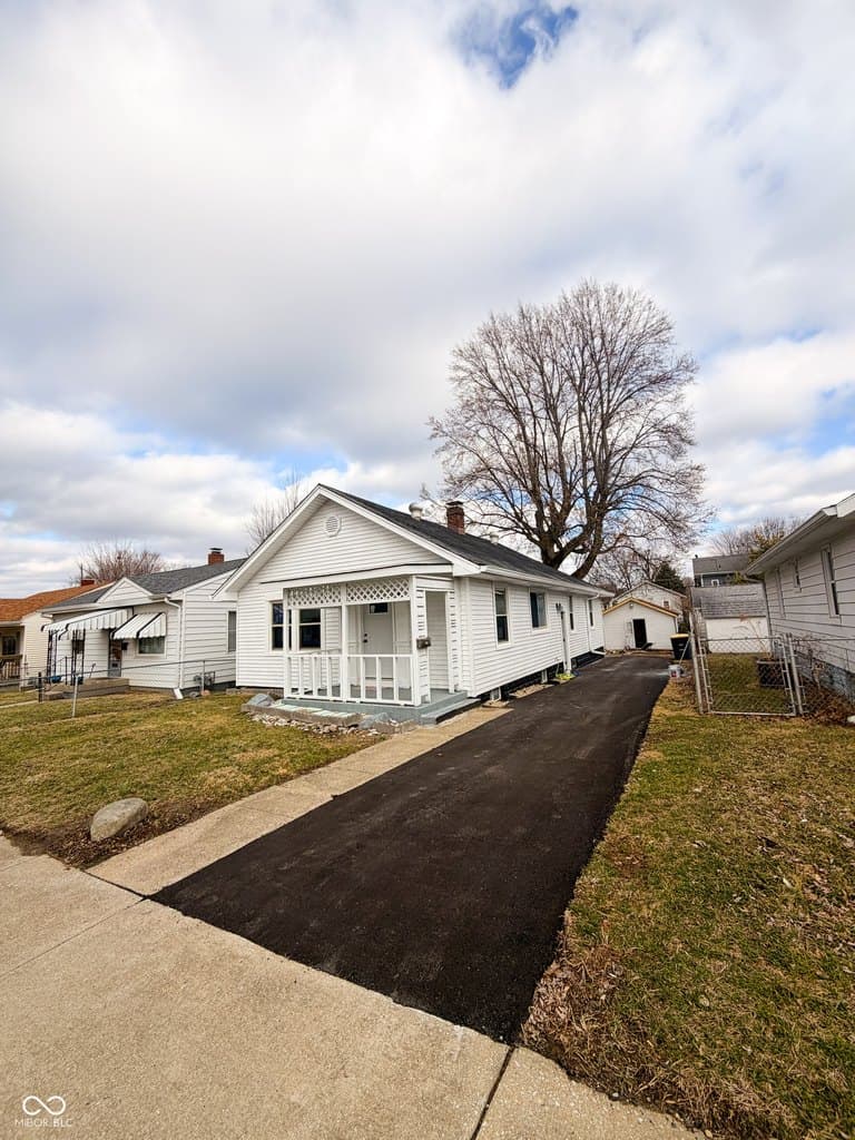 3 bedroom house for sale at 61 N 8th Ave Beech Grove - $215,000