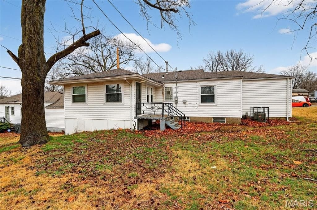 3 bedroom house for sale at 1212 Kilgore Dr Bellefontaine Neighbors - $109,900