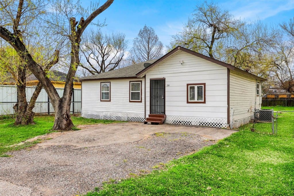 3 bedroom house for sale at 1114 Blackwood Ave Aldine - $159,000