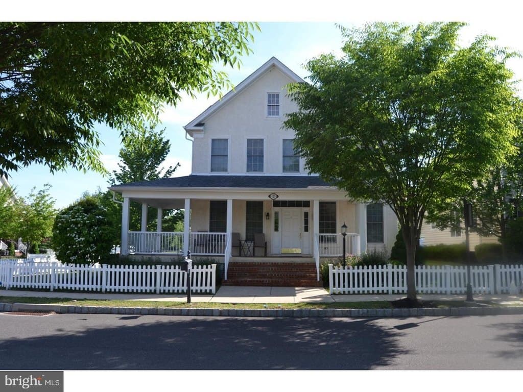 5 bedroom house for sale at 410 Dornishwood Pl Brittany Farms-the Highlands - $800,000