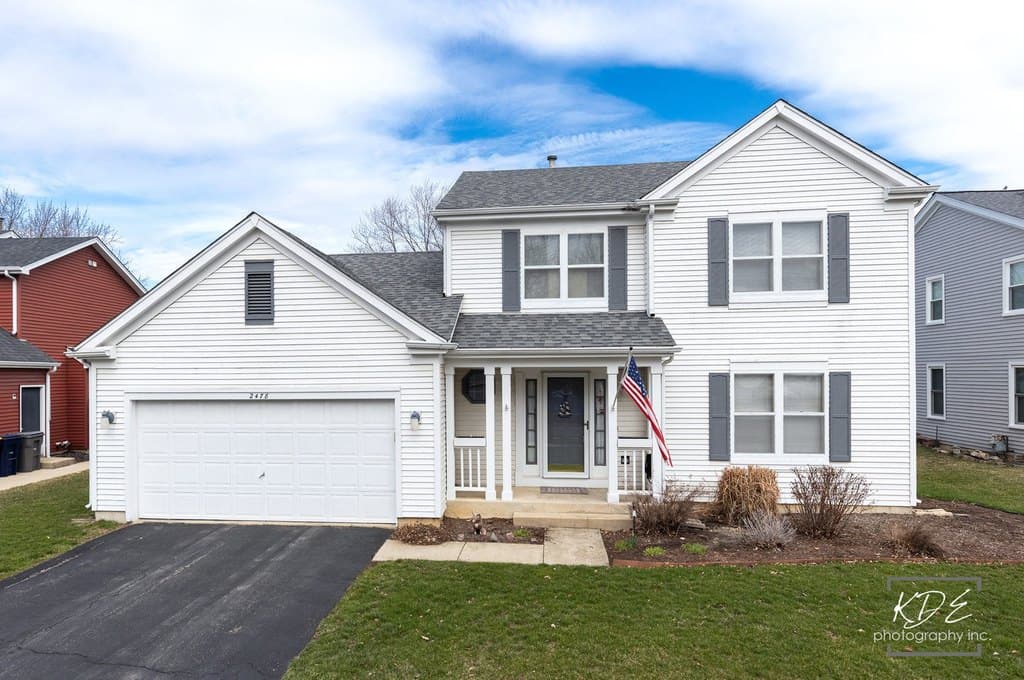 4 bedroom house for sale at 2478 Crystal Creek Ln Elgin 60124 - $410,000