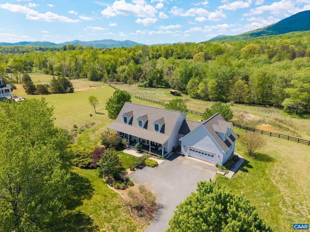 4 bedroom house for sale at 164 Sunnyside Ln Afton - $835,000
