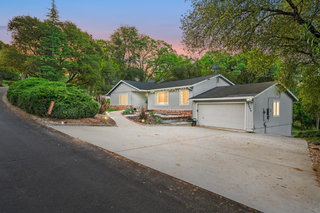 3 bedroom house for sale at 23493 Rolling Hills Ct Auburn - $650,000