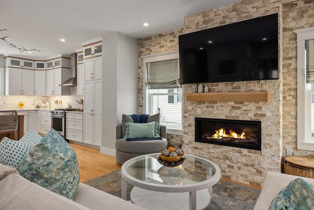 4 bedroom house for sale at 1230 Islington St Portsmouth 03801 - $1,365,000