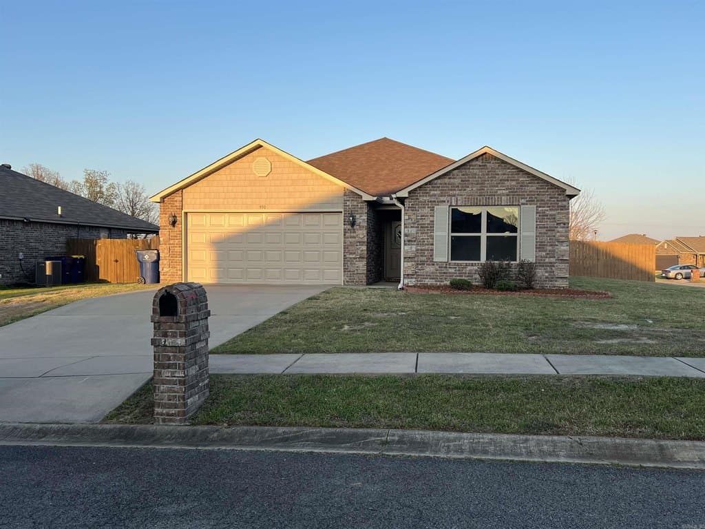 3 bedroom house for sale at 950 Pinehurst Loop Cabot 72023 - $240,000