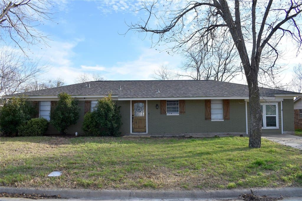 4 bedroom house for sale at 1207 E Fitzgerald St Bangs - $214,900