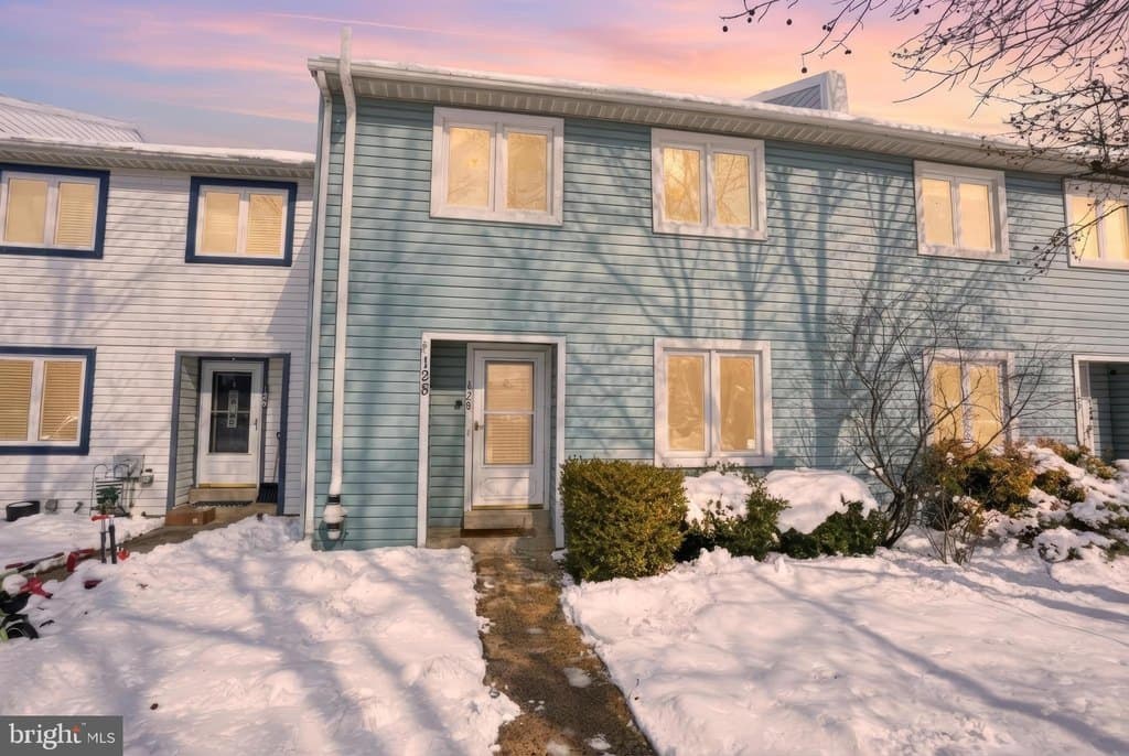 3 bedroom townhouse for sale at 128 Krista Ct Brittany Farms-the Highlands - $389,999