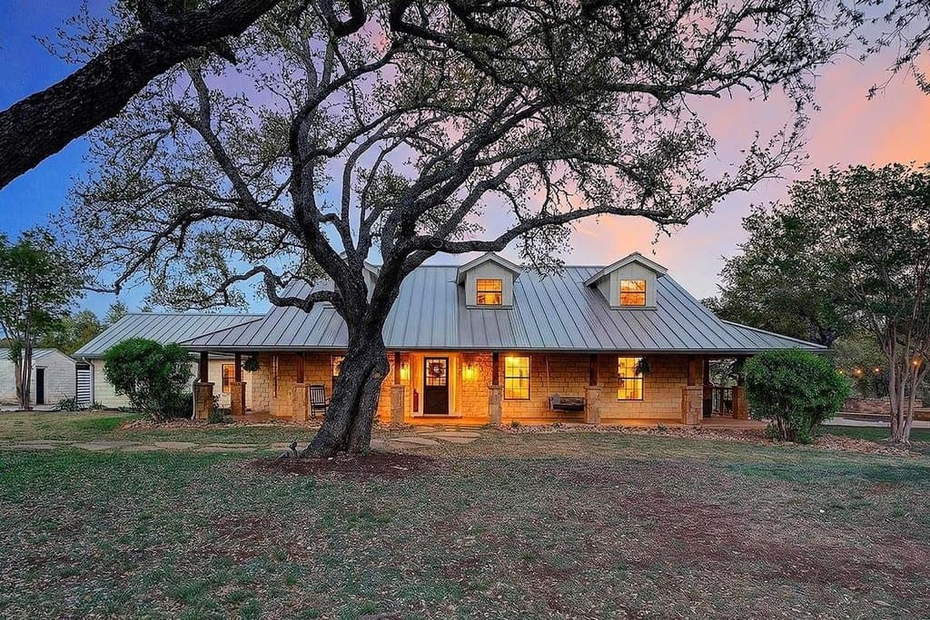 3 bedroom house for sale at 301 Medlin Creek Loop Dripping Springs 78620 - $1,350,000
