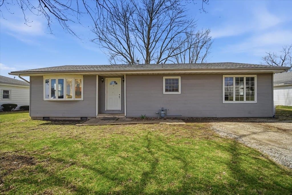 3 bedroom house for sale at 107 N Verry St Armington - $119,900