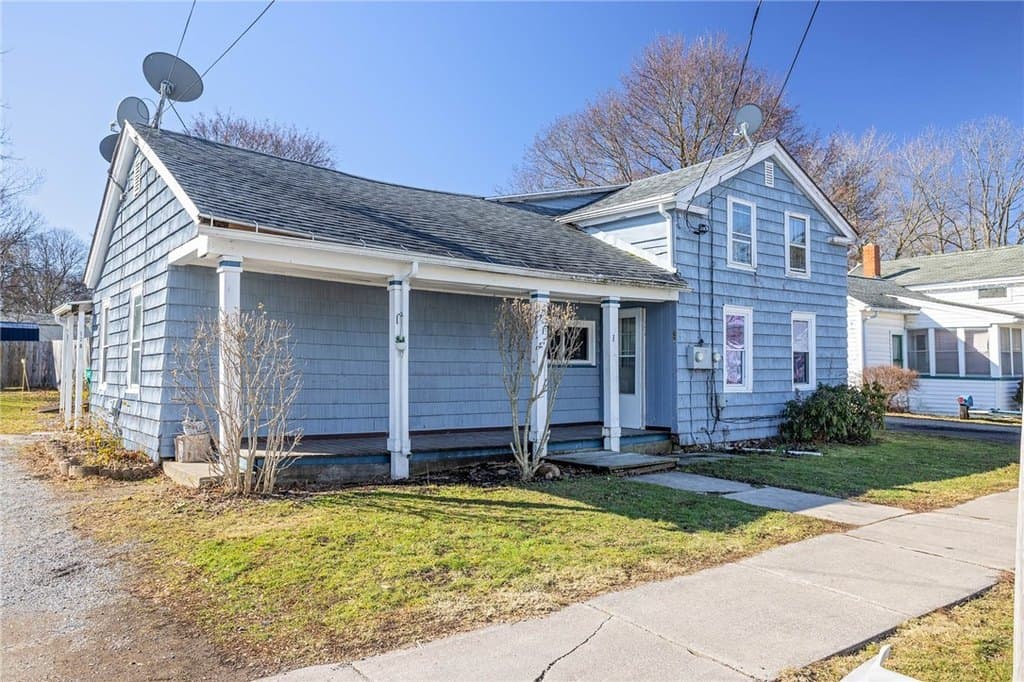 5 bedroom multi-family for sale at 17 Buffalo St Bergen - $159,000