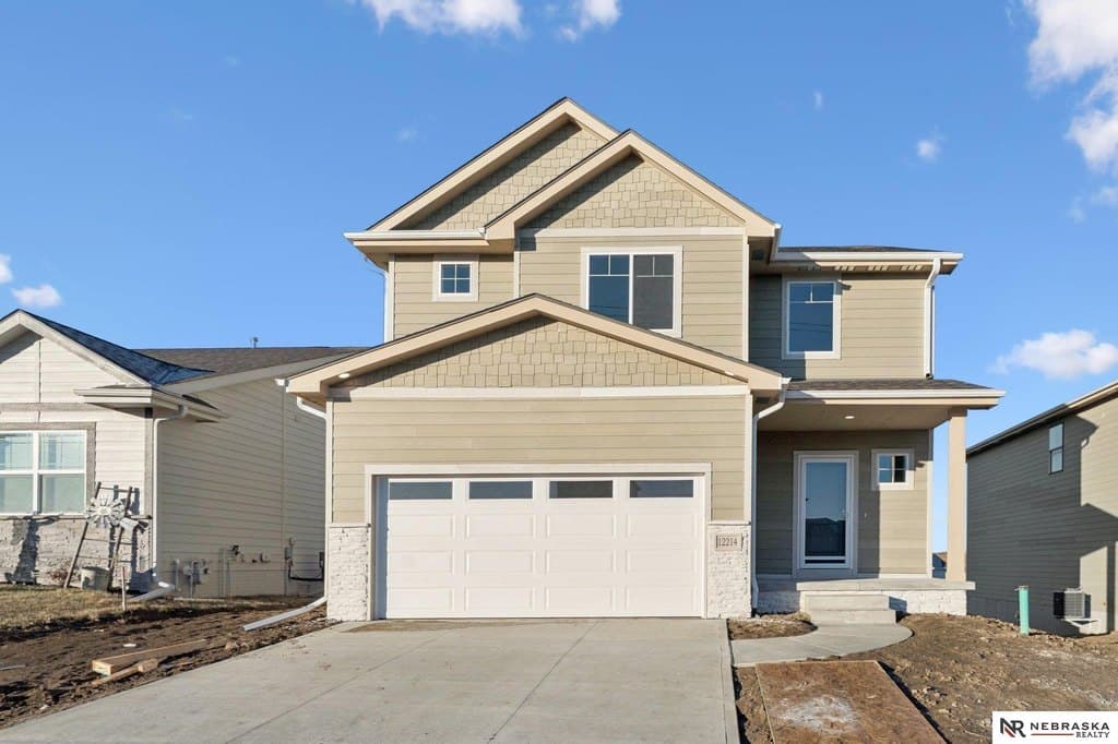 3 bedroom house for sale at 11302 Portage Cir Papillion 68046 - $457,875