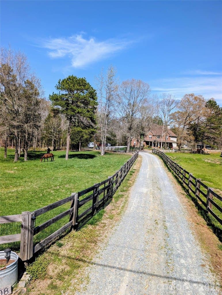 5 bedroom house for sale at 5508 McWhorter Rd Waxhaw 28173 - $1,499,000