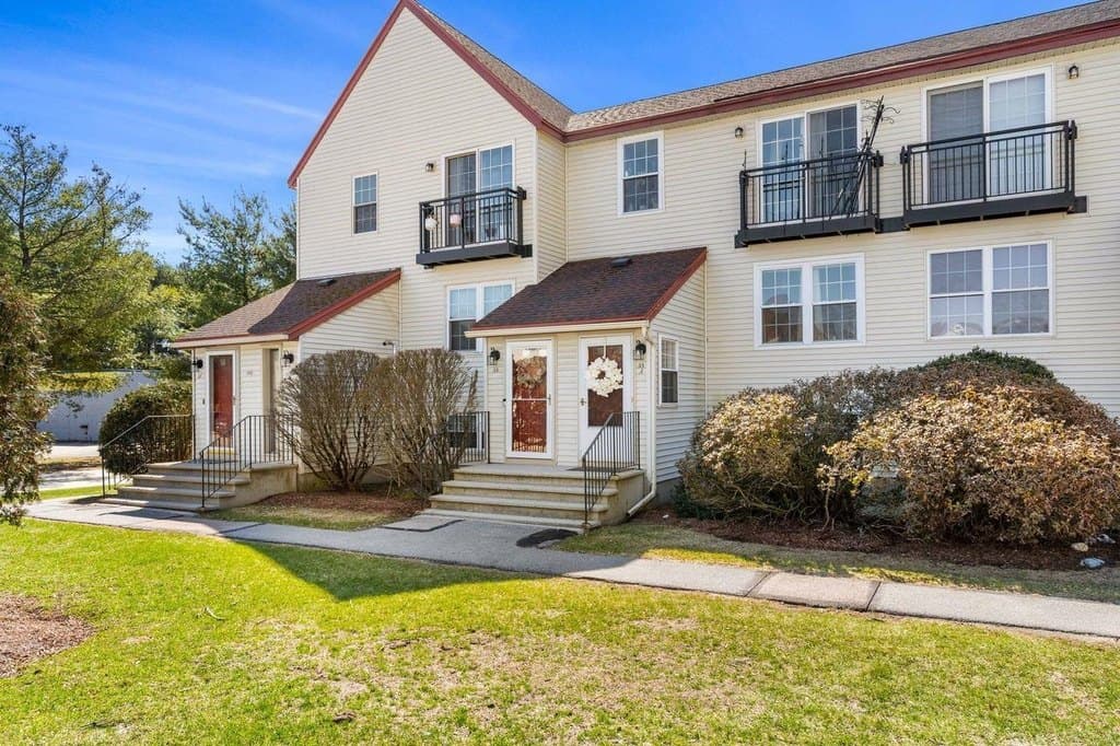 1 bedroom condo for sale at 55A East Ridge Rd East Merrimack 03054 - $225,000