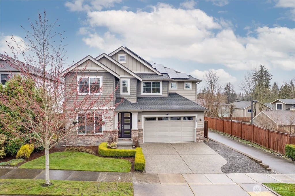 4 bedroom house for sale at 709 153rd Pl SW Lynnwood 98087 - $1,285,000