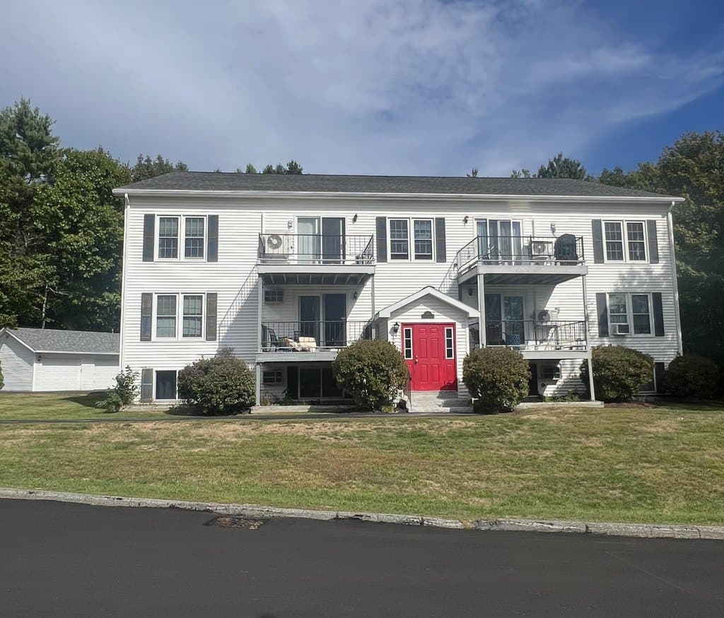 2 bedroom condo for sale at 39 Albert Ave Unit 6 Augusta - $185,000