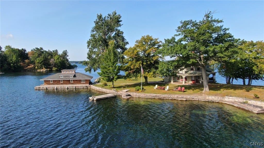 3 bedroom house for sale at 48794 Little Lehigh Alexandria Bay - $1,195,000