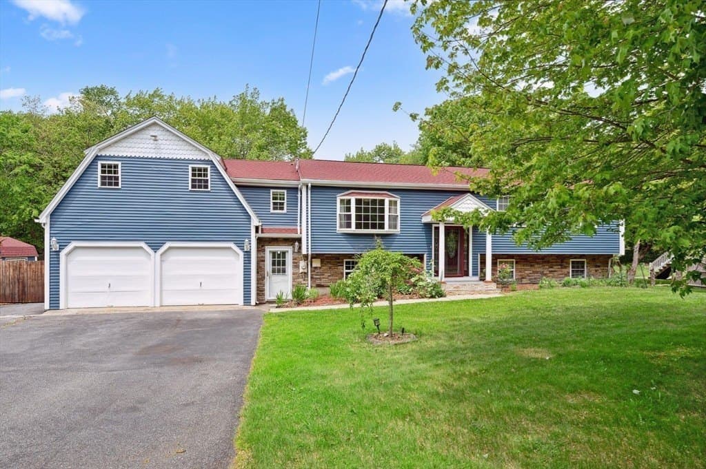 5 bedroom house for sale at 451 Lincoln St Abington - $899,000