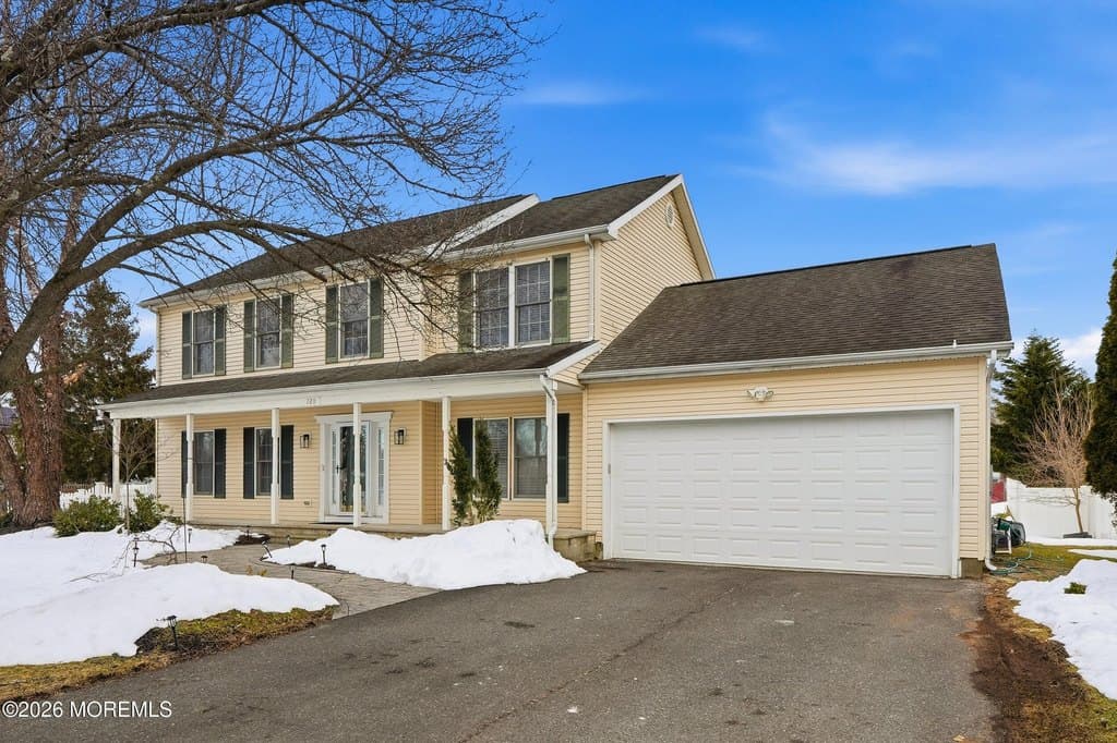 4 bedroom house for sale at 720 Talmadge Ave Oakhurst - $995,000