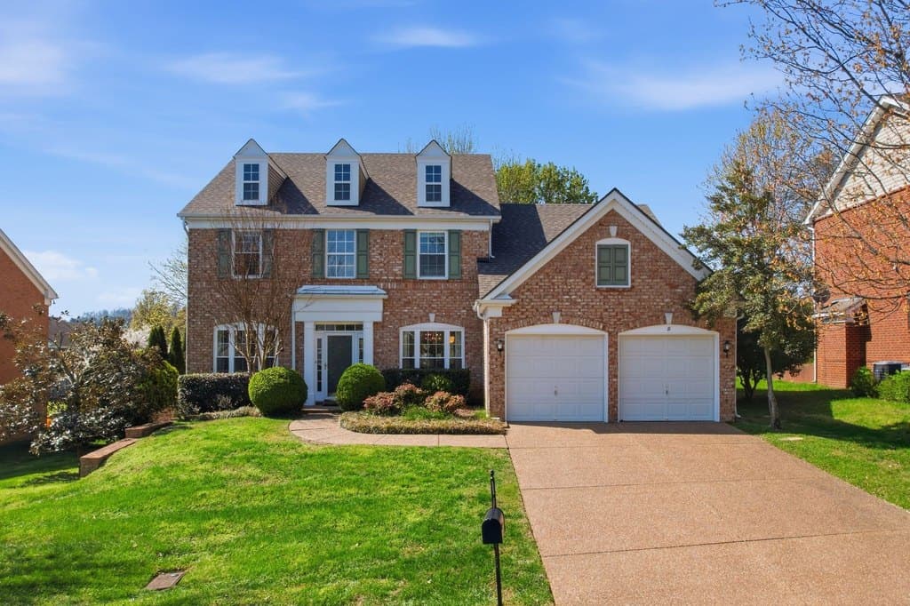 4 bedroom house for sale at 409 Waterton Ct Brentwood 37027 - $819,000