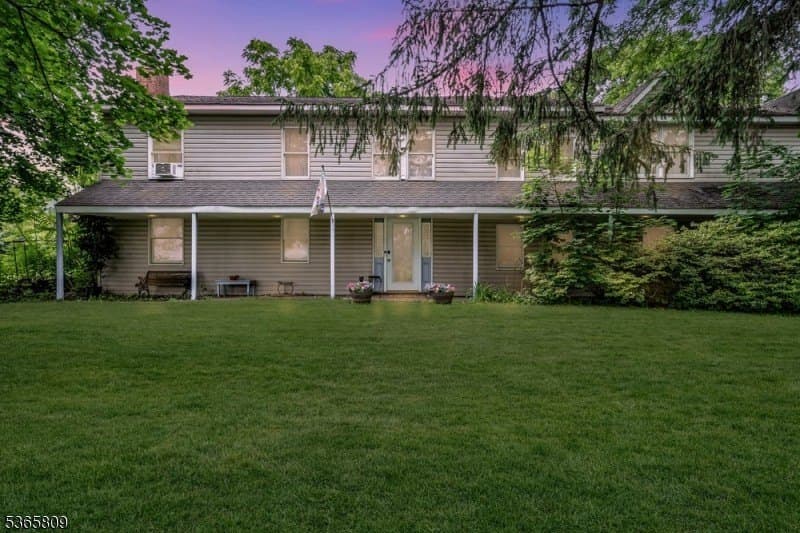 4 bedroom house for sale at 9 Mueller Ln Broadway - $500,000