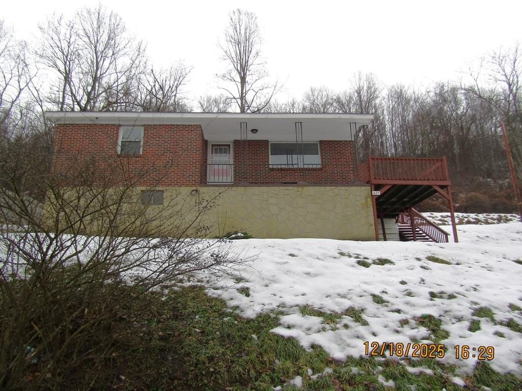 3 bedroom house for sale at 425 Pinnacle Lake Rd Bluewell - $119,900