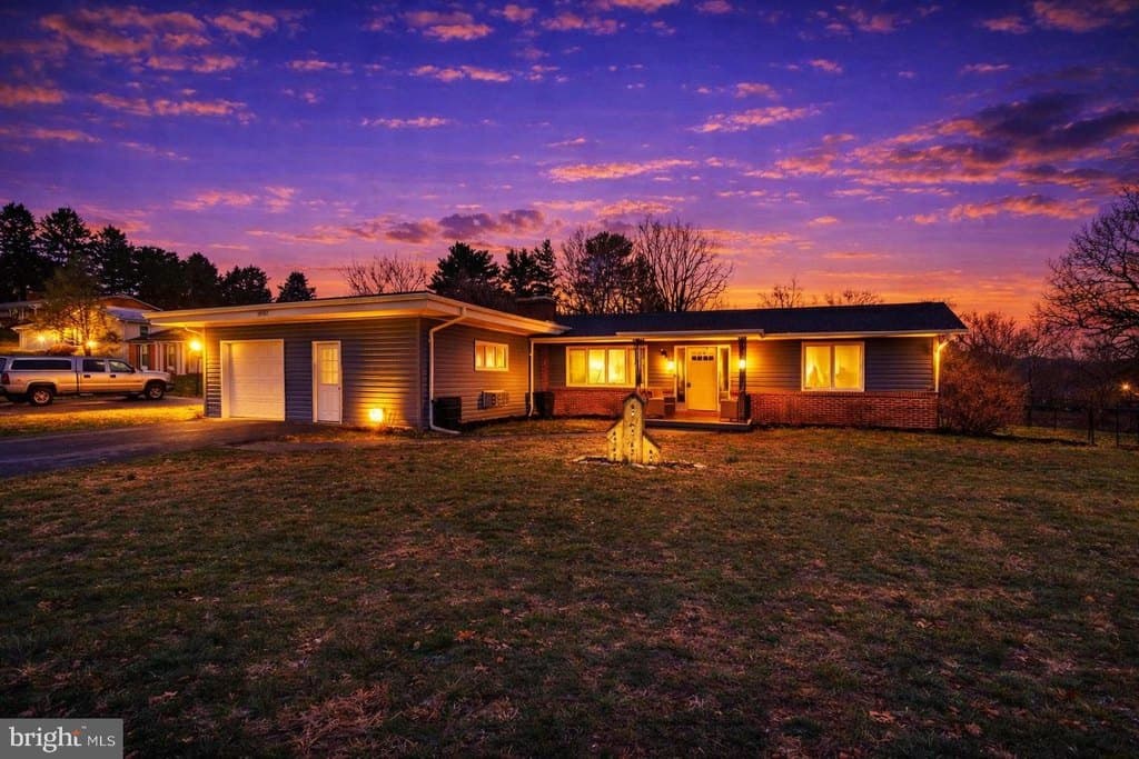 3 bedroom house for sale at 20767 Beaver Creek Rd Boonsboro - $400,000