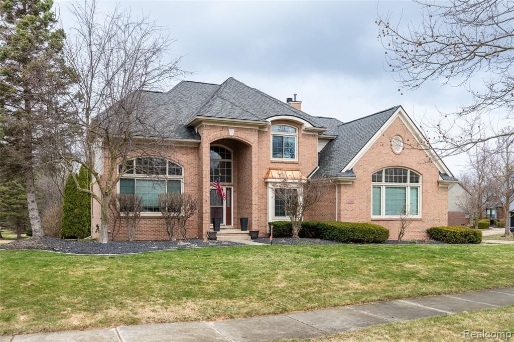 4 bedroom house for sale at 22426 Moorgate St Novi 48374 - $699,900
