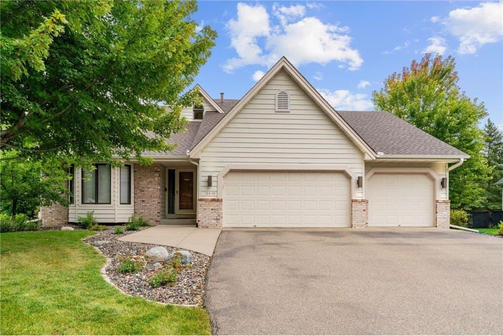 4 bedroom house for sale at 10830 46th Pl N Plymouth 55442 - $585,000