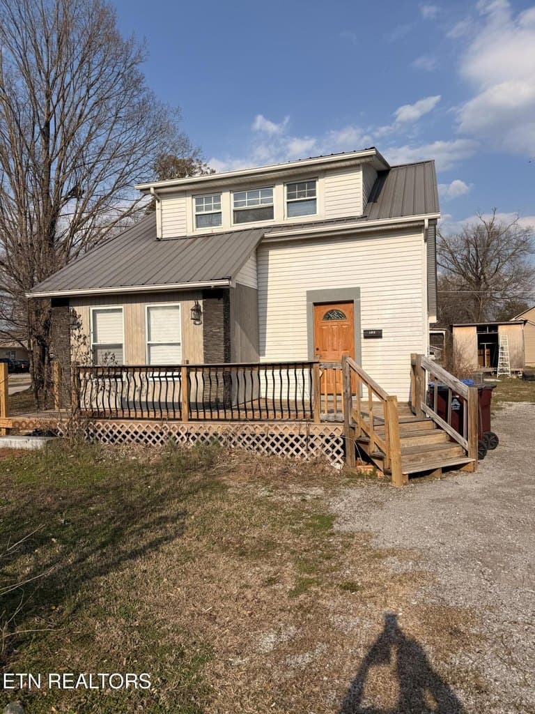 3 bedroom house for sale at 1372 Remsen St Alcoa - $235,000