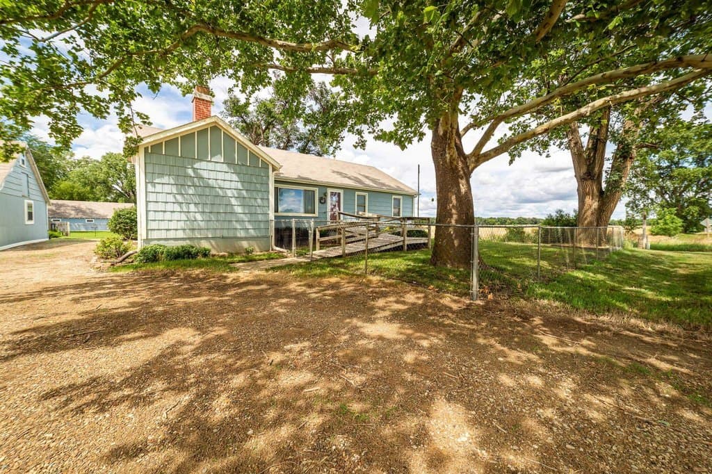 3 bedroom house for sale at 2181 E Mentor Rd Assaria - $249,500