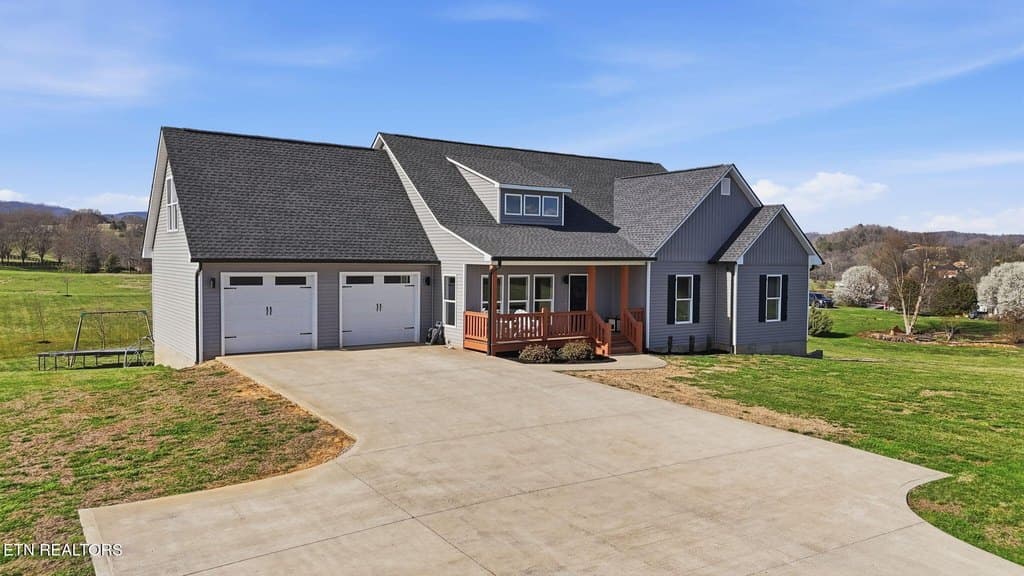 5 bedroom house for sale at 806 River Dr Blaine - $875,000