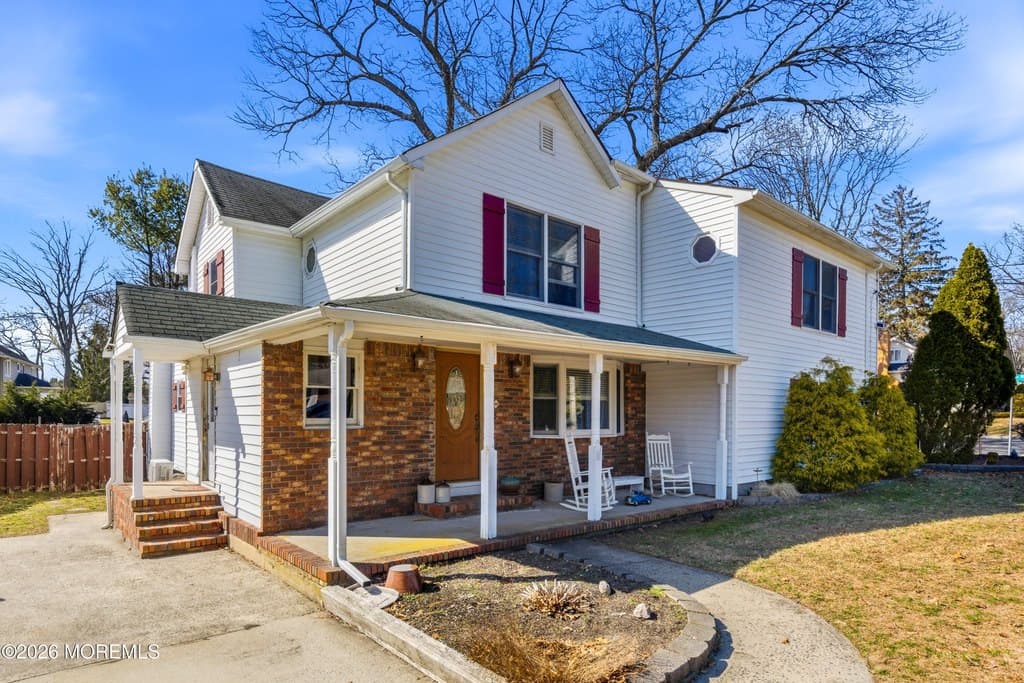 4 bedroom house for sale at 120 Whale Pond Rd Oakhurst - $1,198,000