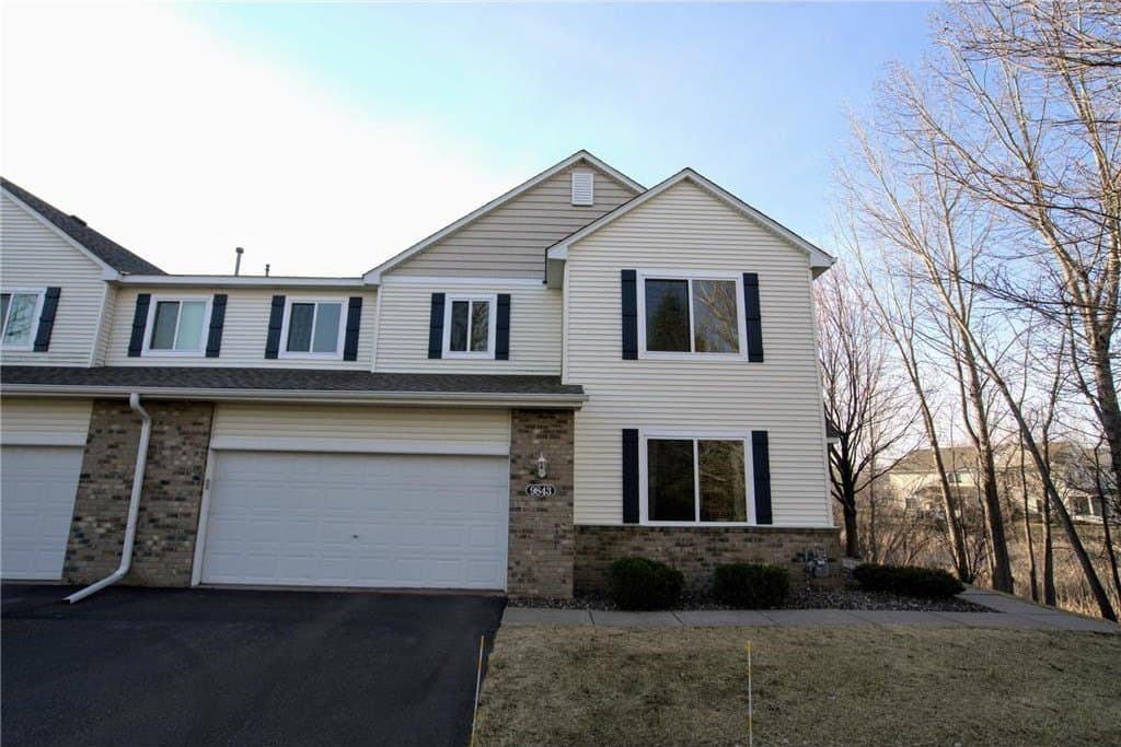 2 bedroom townhouse for sale at 9843 Vagabond Ln N Maple Grove 55311 - $305,000