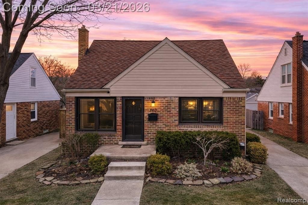 3 bedroom house for sale at 1162 W 11 Mile Rd Berkley - $300,000
